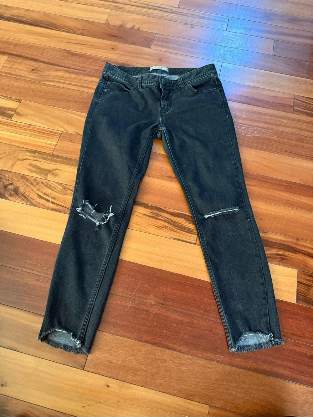 Free People Women's Black Distressed Jeans Size 27